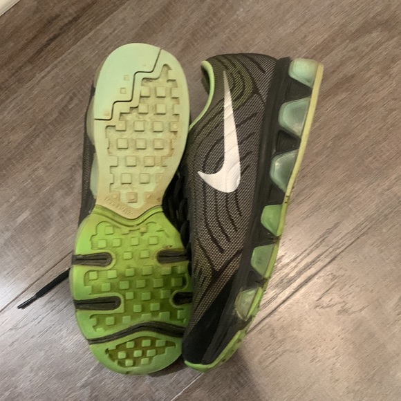 🔴SOLD 🔴 Nike running shoes - Picture 3 of 4